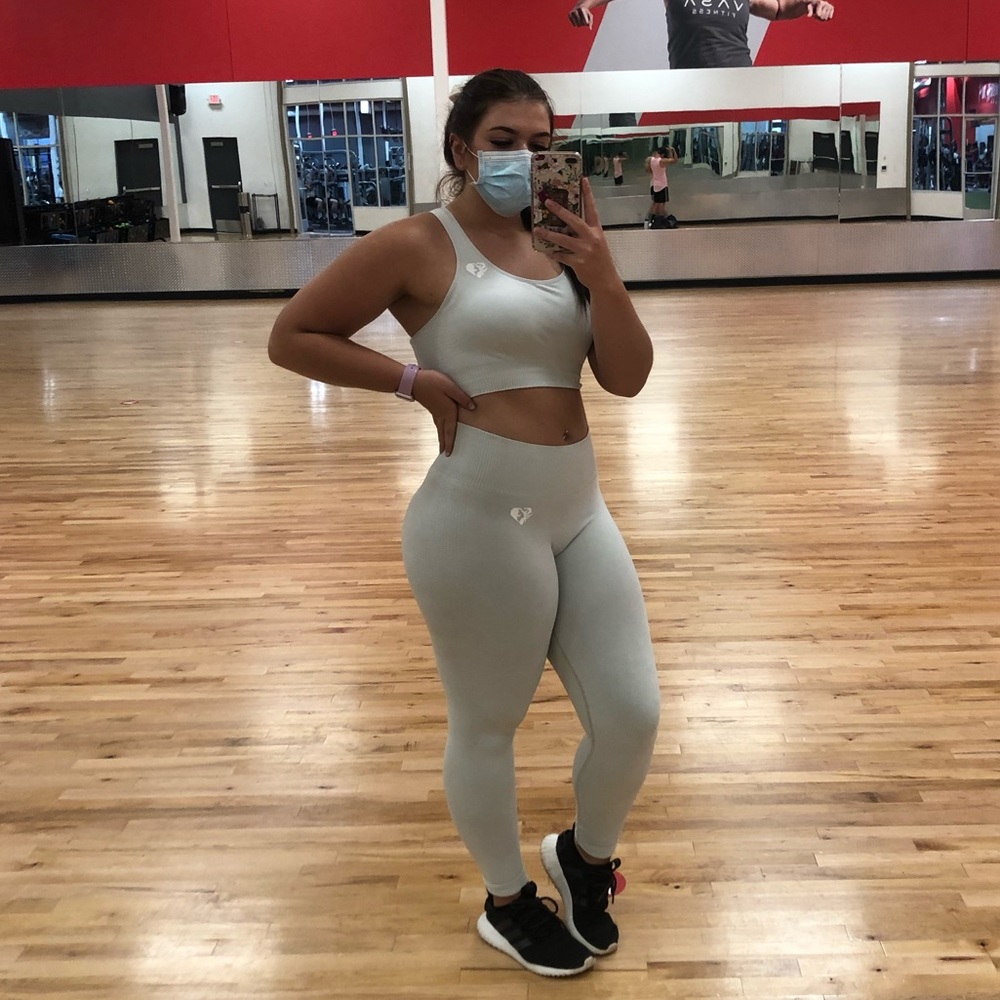 Light gray leggings and sports bra set